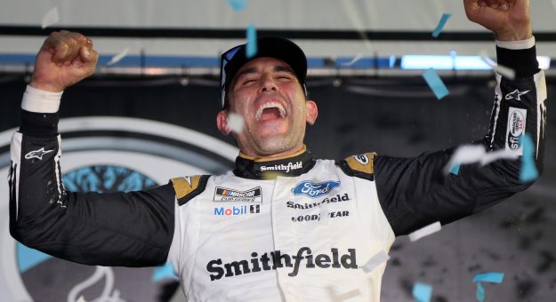 Visit Momentos memorables de la NASCAR Cup Series en New Hampshire page