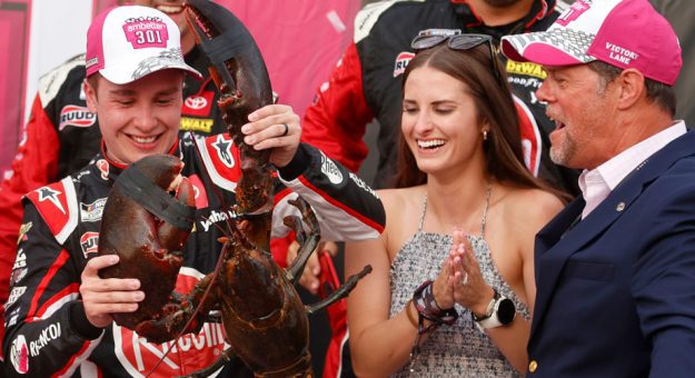 Visit Christopher Bell ganó la Ambetter 301 en el New Hampshire Motor Speedway page