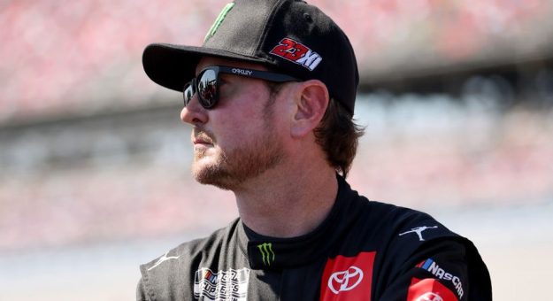 Visit Kurt Busch no fue autorizado para correr el fin de semana en Michigan page