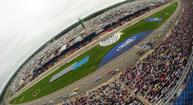 Visit Momentos memorables de la NASCAR en el Michigan International Speedway page