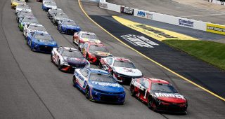 Late-race charge gives fans an exciting show at Richmond