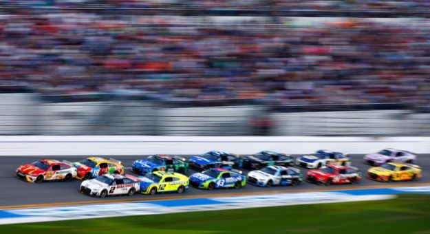 Visit Favoritos de los apostadores para la Coke Zero Sugar 400 en Daytona page