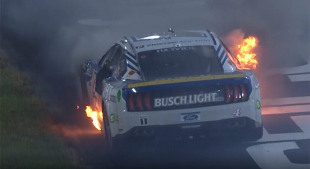 Visit ‘Todos están trabajando’; la NASCAR sobre incendios en el Next Gen Car page