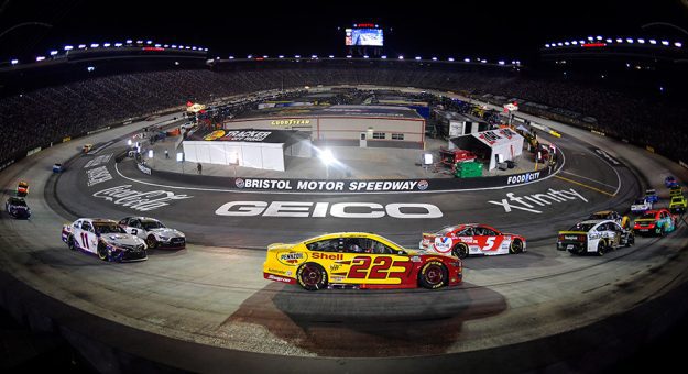 Visit Favoritos de los apostadores para la Bass Pro Shops de los Playoffs 2022 en Bristol page