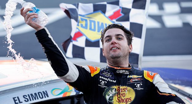 Visit Noah Gragson abrió los Playoffs Xfinity Series 2022 con su 4ta. victoria consecutiva page