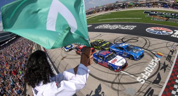 Visit Mejores Fotos del Fin de Semana Playoffs NASCAR 2022 en Texas page