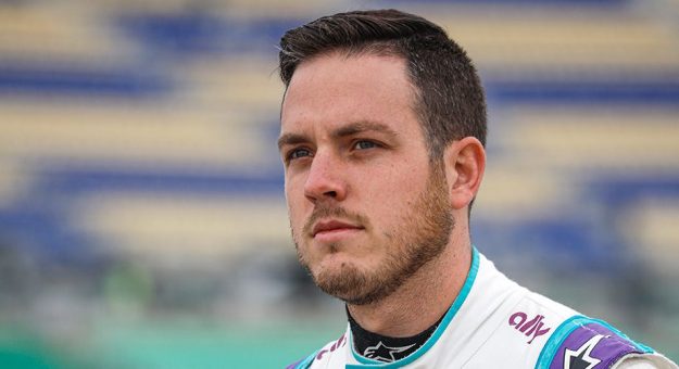 Visit Alex Bowman no competirá el domingo en la carrera de los Playoffs en Talladega page
