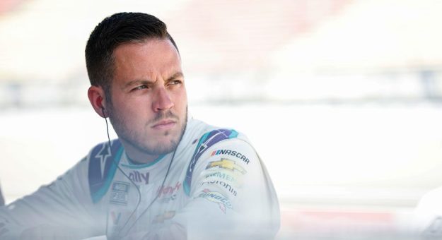 Visit Alex Bowman descartado para el Charlotte Roval, quedaría eliminado de los Playoffs page