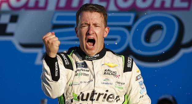 Visit AJ Allmendinger ganó la Drive for the Cure 250 de los Playoffs Xfinity Series en Charlotte page