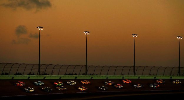 Visit Horario completo para las carreras NASCAR Cup Series 2022 en Homestead-Miami page