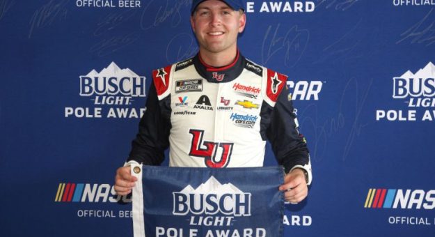 Visit William Byron ganó la Pole para la Dixie Vodka 400 en Homestead page