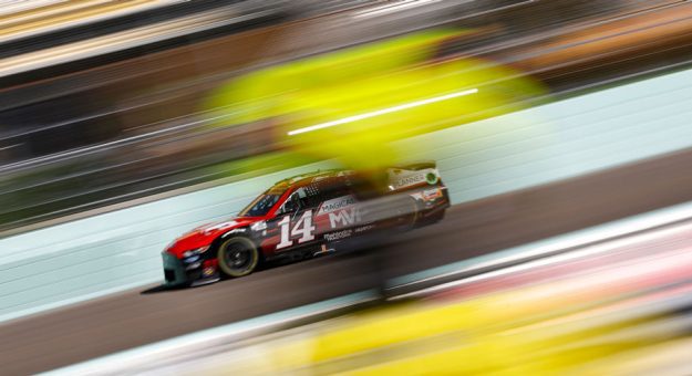 Visit Listos para la Dixie Vodka 400 de los Playoffs Cup Series 2022 en Homestead page