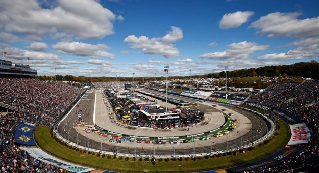 Visit Horario completo para los NASCAR Playoffs 2022 en Martinsville page