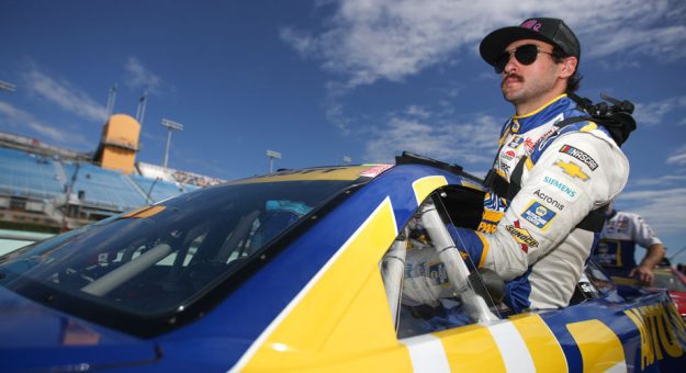 Visit Favoritos de los apostadores para la carrera de los Playoffs 2022 en Martinsville page