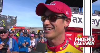 Logano speeds to P1 for title race at Phoenix