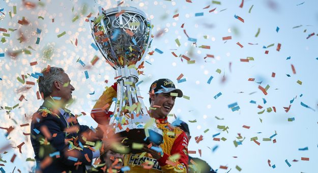 Visit Joey Logano se coronó en la Championship 4 2022 en el Phoenix Raceway page