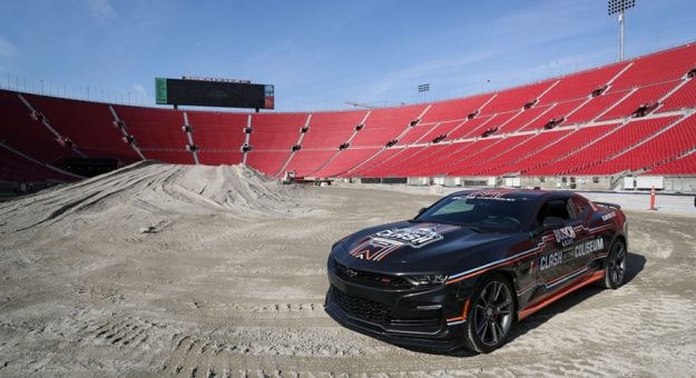 Visit Arrancó la construcción de la pista para la Busch Light Clash en el LA Coliseum page
