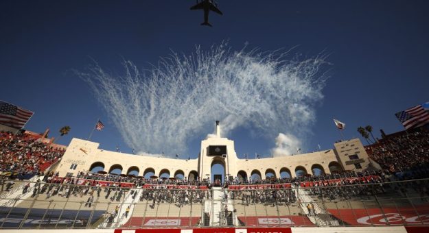 Visit Las mejores fotos de la temporada NASCAR Cup Series 2022 page