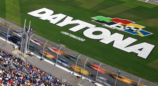 Visit Favoritos de los apostadores para la Daytona 500 2023 page