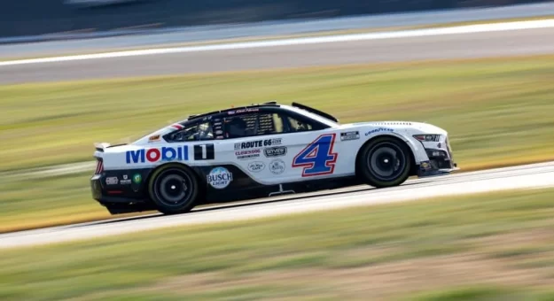 Visit 7 pilotos que podrían reemplazar a Kevin Harvick en la Cup Series 2024 page
