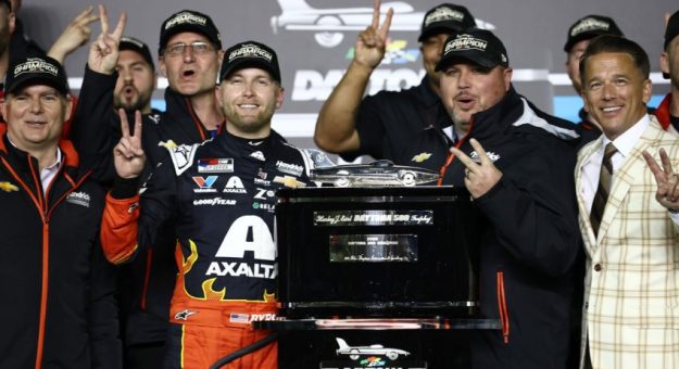 Visit Pilotos activos de la NASCAR Cup Series con victorias en la Daytona 500 page