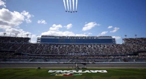 Visit Historias a seguir en la temporada NASCAR Cup Series 2023 page