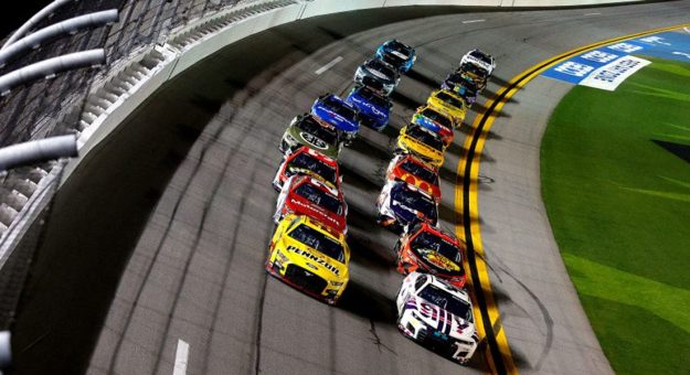Visit Formato de la clasificación para la Daytona 500 y Bluegreen Vacations Duels page