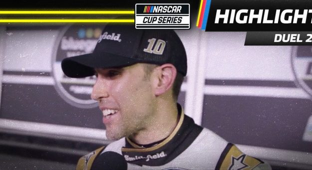 Visit Joey Logano y Aric Almirola ganaron los Bluegreen Vacations Duels 2023 page