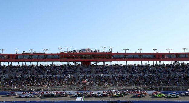 Visit Horario completo para las carreras NASCAR 2023 en el Auto Club Speedway page