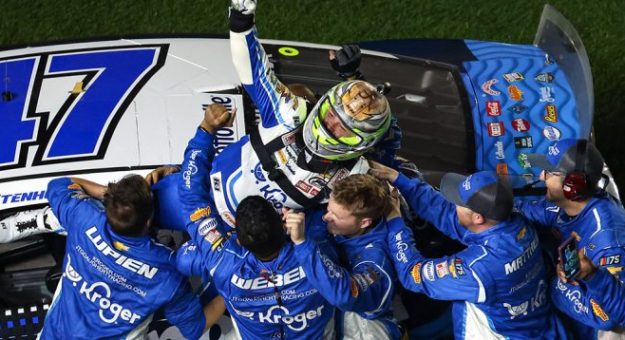 Visit Ricky Stenhouse Jr. ganó la Daytona 500 en doble tiempo extra page