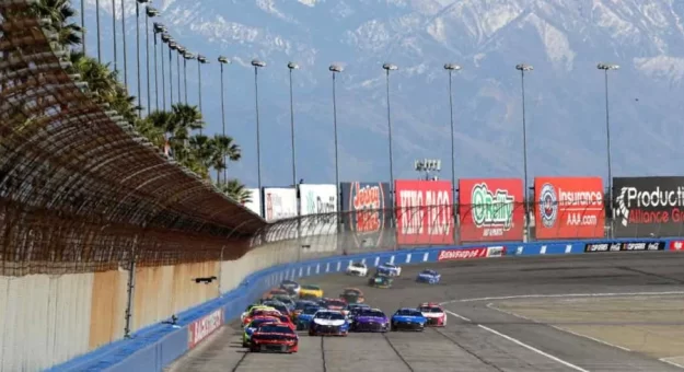 Visit Favoritos de los apostadores para el Auto Club Speedway page