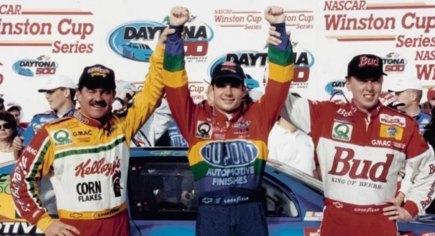 Visit 1-2-3 … Equipos de la NASCAR Cup Series con barridas en el podio page