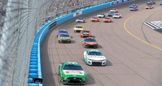 Preview Show: Will Harvick reach 10 Cup wins at Phoenix?