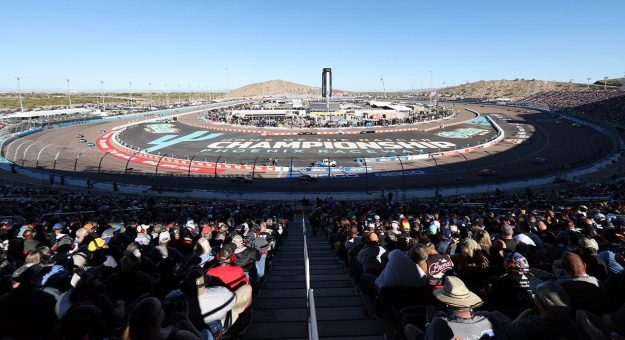 Visit El Phoenix Raceway agotó las entradas para la carrera de la Cup Series page