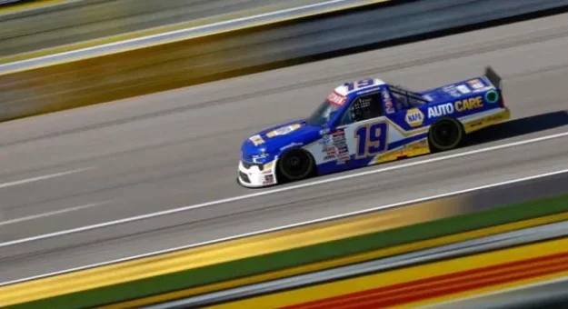 Visit Christian Eckes ganó la Fr8 208 de la Craftsman Truck Series 2023 en Atlanta page