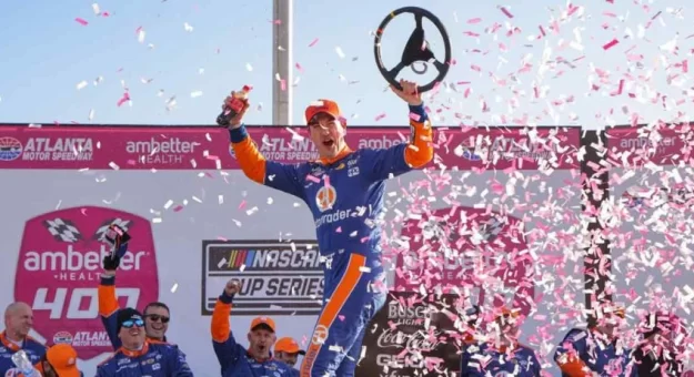 Visit Todas las victorias de Joey Logano en la NASCAR Cup Series page