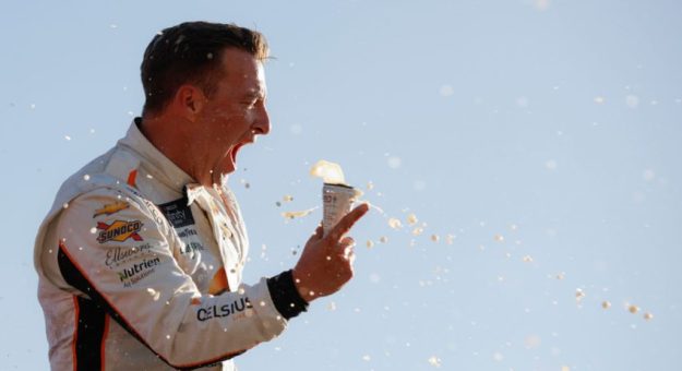 Visit AJ Allmendinger ganó la Pit Boss 250 de la Xfinity Series 2023 en COTA page