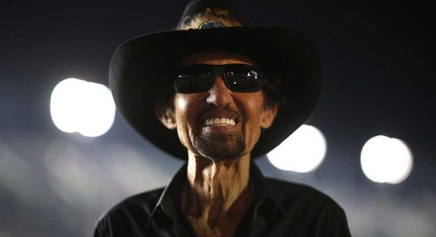 Visit Richard Petty y Darrell Waltrip serán Grand Marshals en la NASCAR All-Star Race page