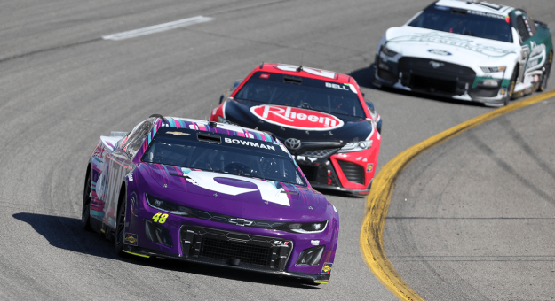 Visit Los mejores momentos del fin de semana NASCAR en Richmond y Texas page