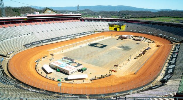 Visit La transformación de Bristol para la Dirt Race de la Cup Series 2023 page