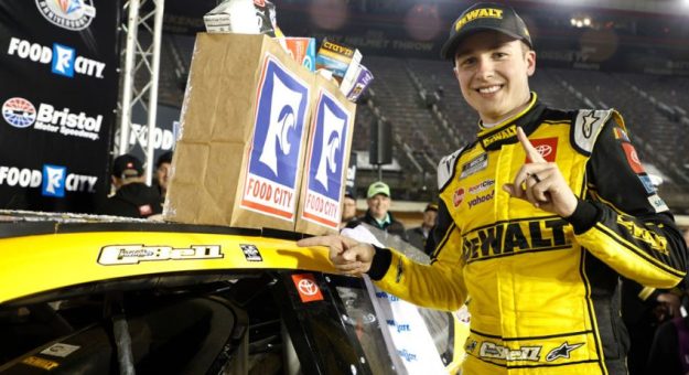 Visit Christopher Bell ganó la Food City Dirt Race en el Bristol Motor Speedway page