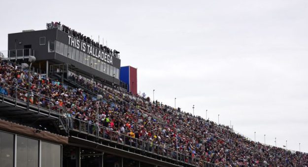 Visit Todo listo para la GEICO 500 de la Cup Series 2023 en el Talladega Superspeedway page