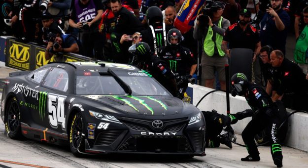 Visit El equipo de Ty Gibbs y el No. 54 ganó el Pit Crew Challenge en North Wilkesboro page
