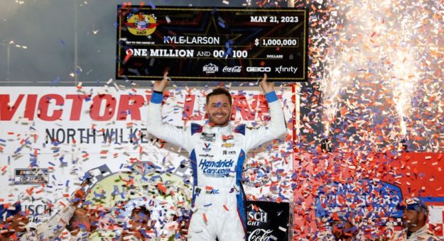 Visit Kyle Larson ganó la NASCAR All-Star Race 2023 en North Wilkesboro page