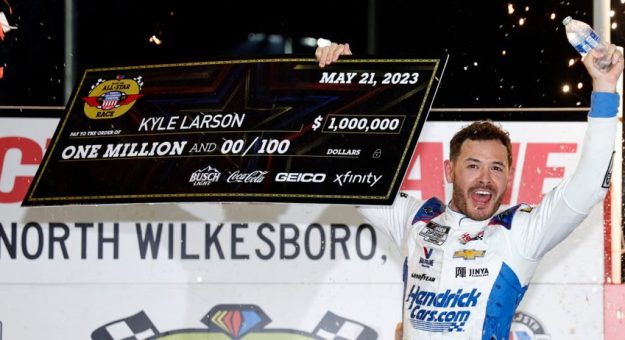 Visit Pilotos que ganaron la All-Star Race y el campeonato de la Cup Series el mismo año page