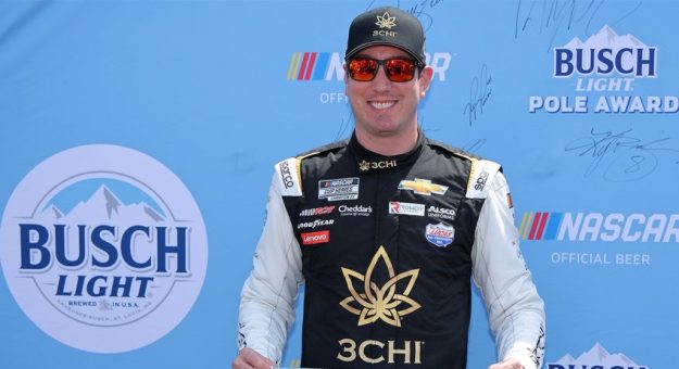 Visit Kyle Busch ganó la Pole Position para la Enjoy Illinois 300 en Gateway page