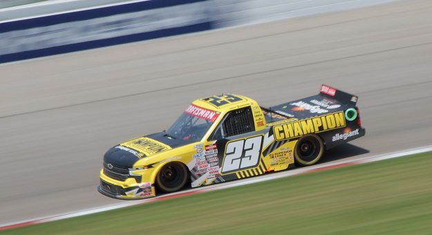 Visit Grant Enfinger ganó la Toyota 200 de la Truck Series 2023 en Gateway page