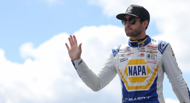 Visit Chase Elliott puso el castigo en el pasado y está enfocado en su regreso en Sonoma page