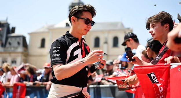 Visit Kamui Kobayashi debutará en la NASCAR con 23XI Racing en el Indy Road Course page