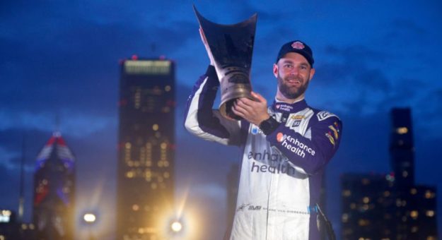 Visit Pilotos que ganaron en su debut en la NASCAR Cup Series desde 1990 page